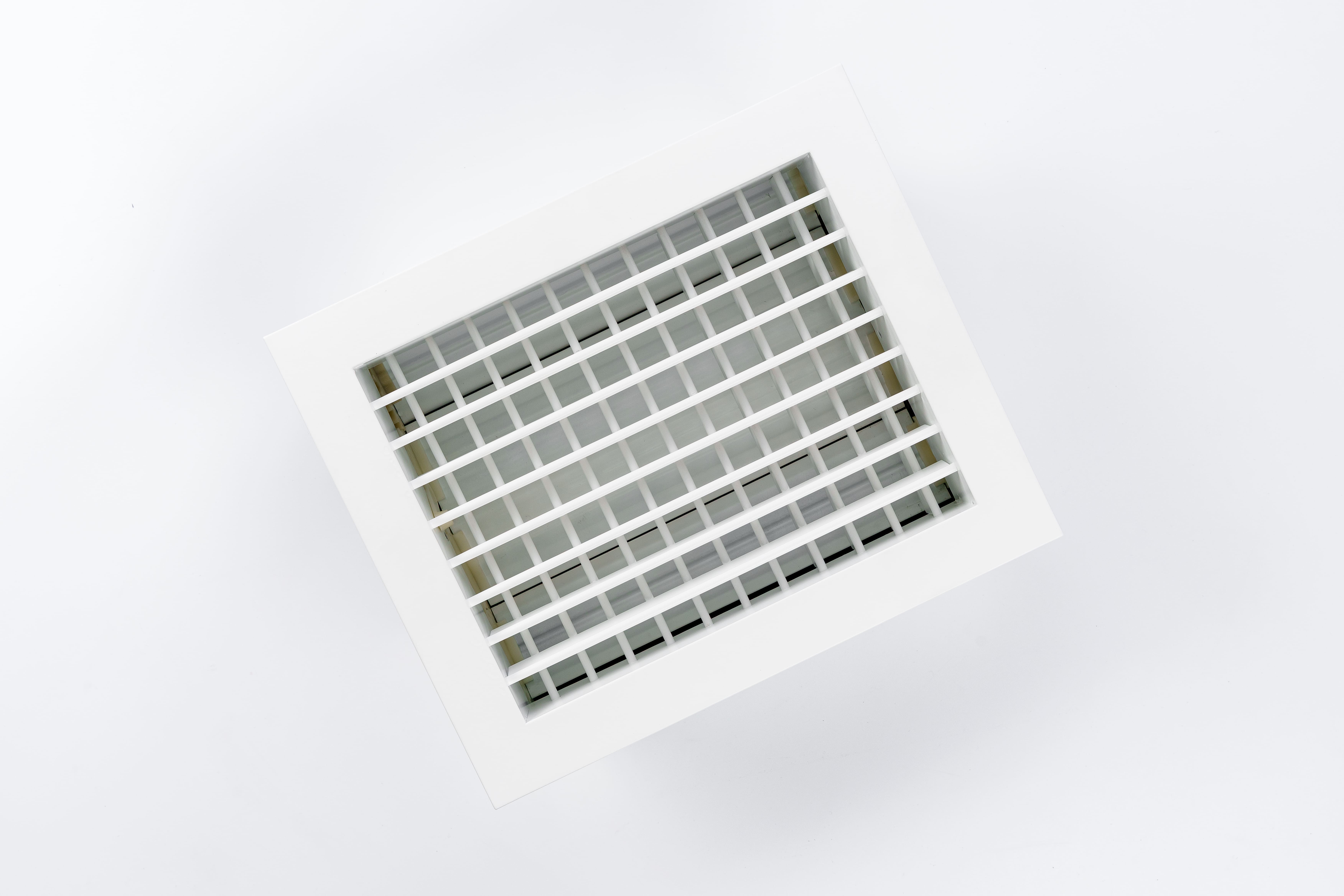 Двухстворчатая решетка с дампером SAR